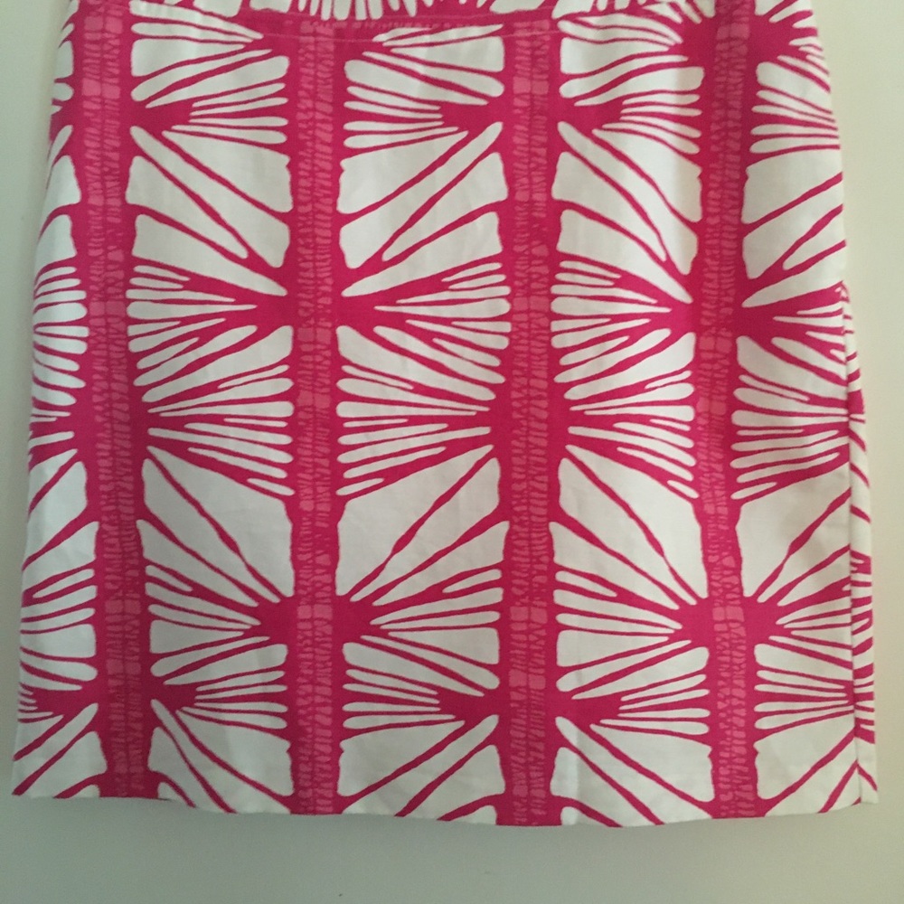 Mini skirt with pockets.